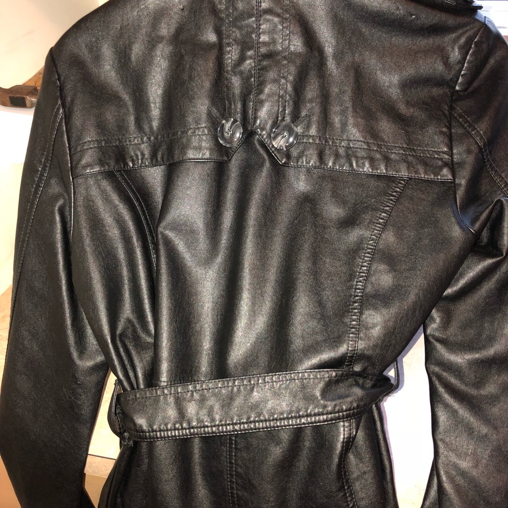 Leather jacket - Picture 3 of 4